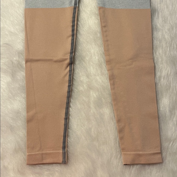 Colorblock Workout Set - Size Small - Picture 8 of 8